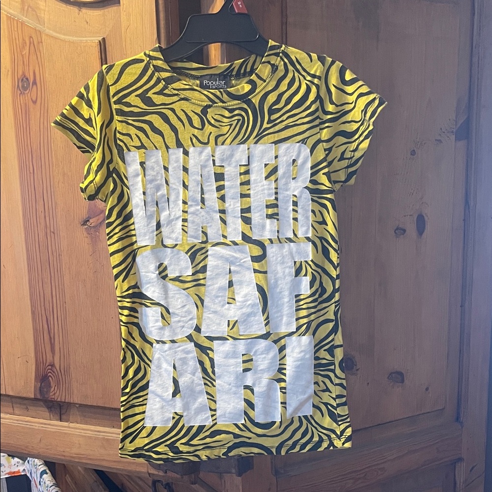 water Safari, Old Forge, New York Yellow Zebra Print Graphic Tee size M